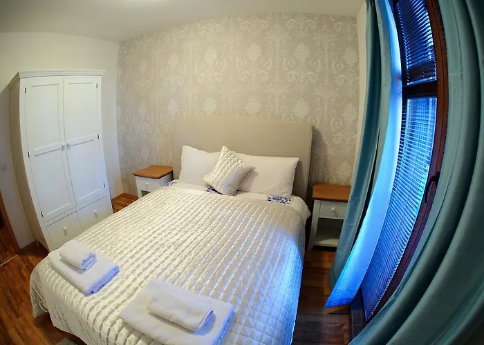 Mountain View 3* בנסקו